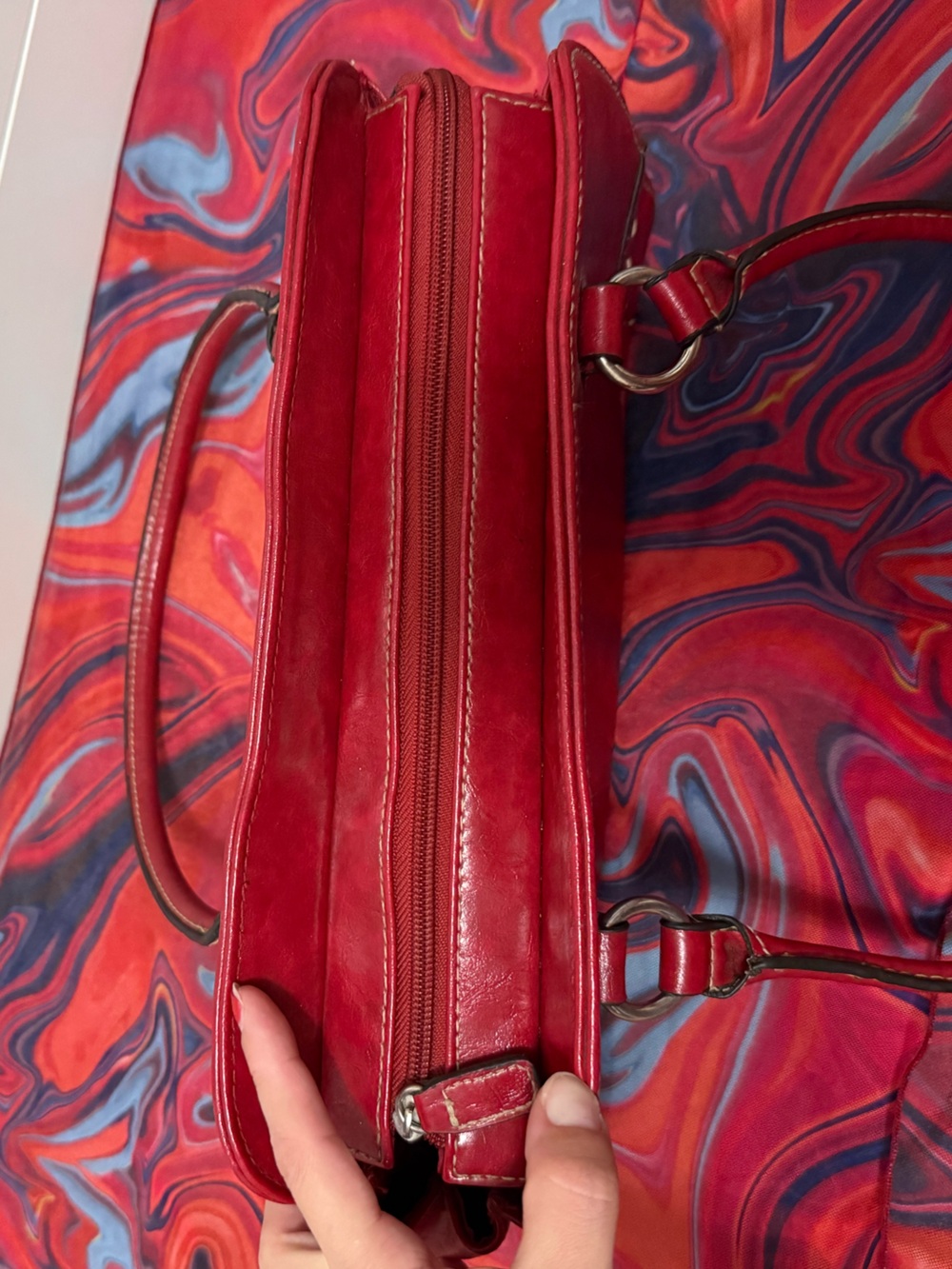 Vintage Y2K Cherry Red Structured East West Baguette Bag πβ¨ - Picture 4 of 7